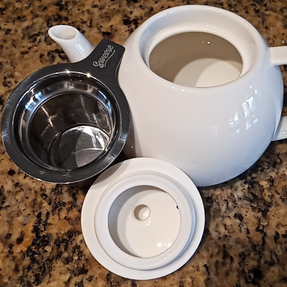 SWEESE Porcelain Tea Pot With Stainless Steel Infuser. 27 oz. Flawless Condition - Picture 7 of 16